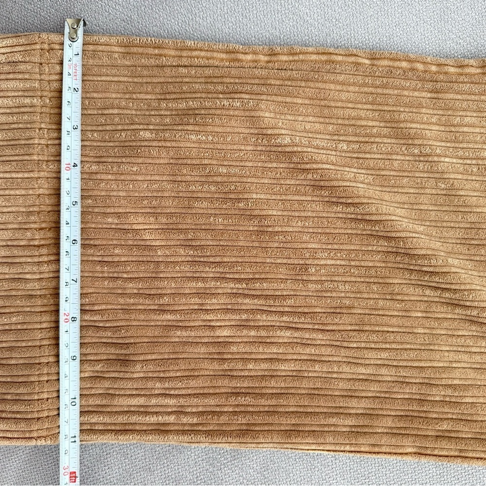 Elie Tahari Tan Cropped Corduroy Pants , Sz 6 - Picture 11 of 13